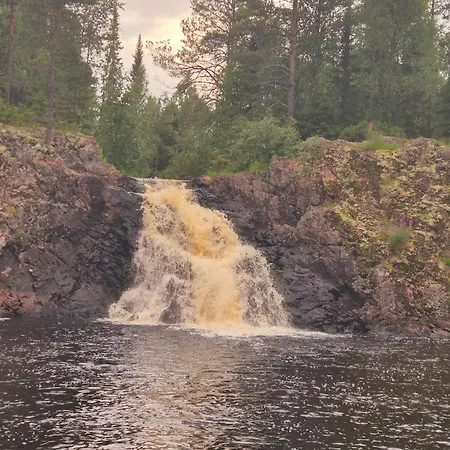 Alpstuga Ukkohalla, Sivumaeki Komula